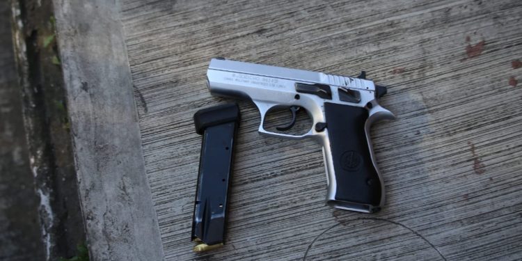 Capturan a dos menores de edad responsables de ataque armado contra mujer