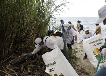 Finalizan la limpieza de las playas en Puerto Barrios