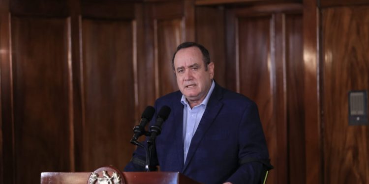 Presidente Alejandro Giammattei en Casa Presidencial