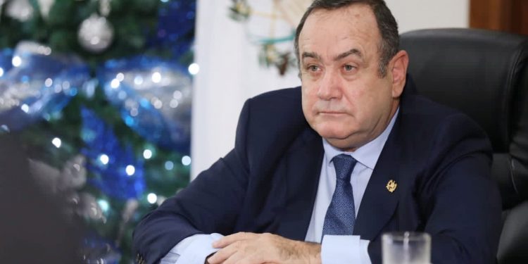 Presidente Giammattei reitera su compromiso en la lucha contra la corrupción