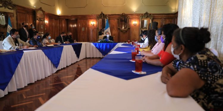 Presidente reafirma apoyo al comercio informal
