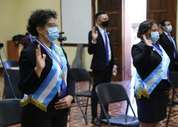 Gradúan primera promoción de bachilleres del proyecto modelo de convivencia ciudadana