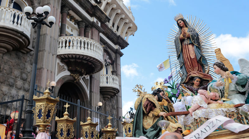 Miles de guatemaltecos celebran a la virgen de Guadalupe