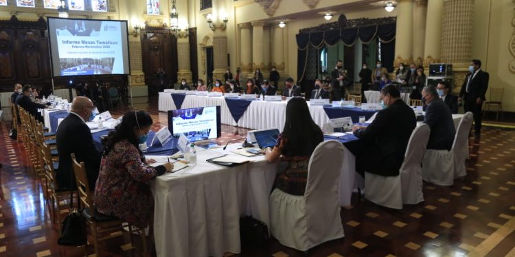 Presentan avances sobre el desarrollo social del país