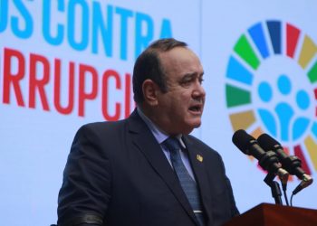 Presidente llama a combatir la corrupción en todas las esferas