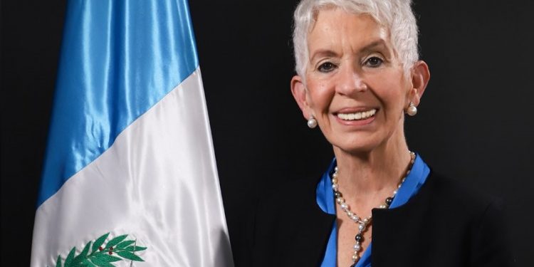 Fallece diputada y exministra de Gobernación, Adela Camacho de Torrebiarte