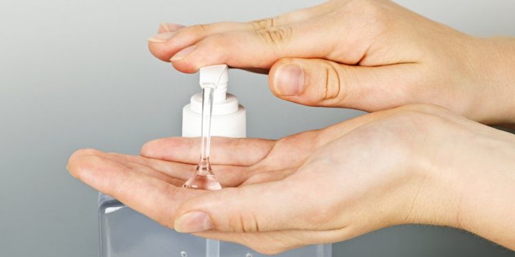 Recomiendan no utilizar alcohol en gel si se manipulan juegos pirotécnicos