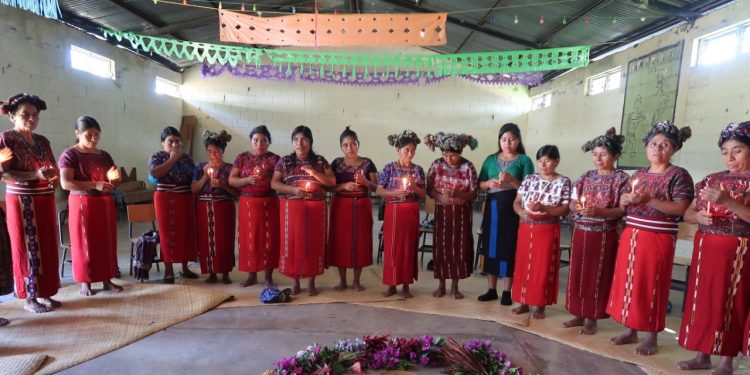 campaña-mujeres-mayas