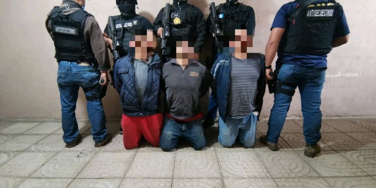 PNC captura a tres hombres señalados de secuestro