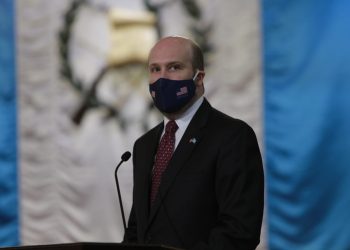 embajador de los Estados Unidos, William W. Popp,