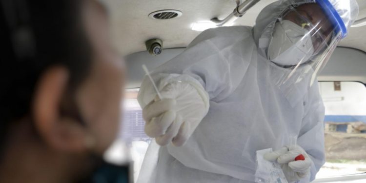 Salud actualiza casos COVID-19