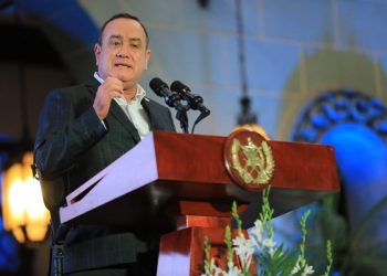 El presidente Alejandro Giammattei reafirmó este viernes su apoyo y compromiso con los migrantes guatemaltecos,