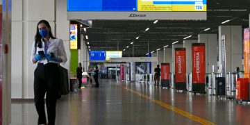aeropuerto brasil personas