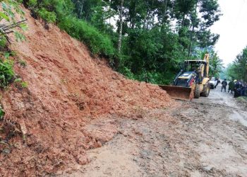 Ejército interviene 15 tramos carreteros afectados por Eta y Iota