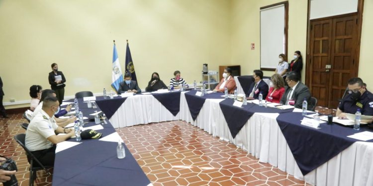 Gobernación comparte avances en modelo de atención a menores de edad