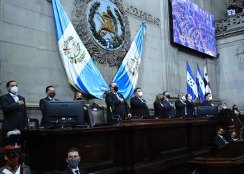 Presidente asiste al Congreso a presentar Primer Informe del Gobierno