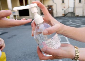 Centros educativos recibirán fondos para compra de productos de higiene y limpieza