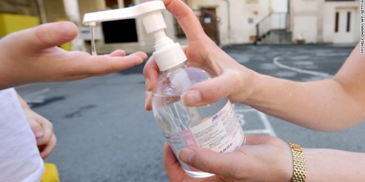 Centros educativos recibirán fondos para compra de productos de higiene y limpieza