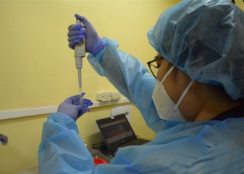 Laboratorio Nacional de Salud (LNS) realiza análisis de nueva cepa de SARS-CoV-2