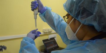 Laboratorio Nacional de Salud (LNS) realiza análisis de nueva cepa de SARS-CoV-2