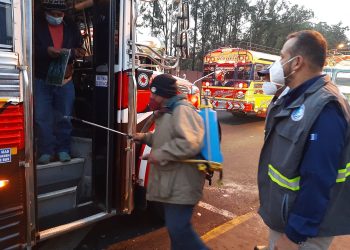 Supervisan cumplimiento de protocolo de bioseguridad en buses extraurbanos