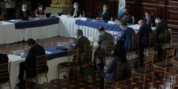 Definen metas para promover el desarrollo económico en 2021