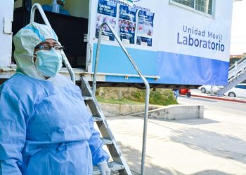 Laboratorio móvil atiende a población de zona 18./Foto: MSPAS.