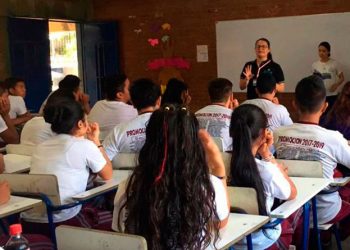 Oficializan asignación presupuestaria para los institutos de educación por cooperativa