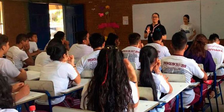 Oficializan asignación presupuestaria para los institutos de educación por cooperativa