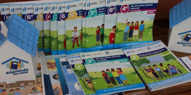 Estudiantes reciben más de 4 millones de libros y textos escolares en 2020