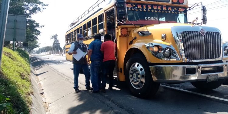 Multan a unidades de transporte extraurbano por no cumplir con protocolos sanitarios
