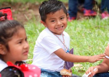 Se oficializa creación de programa Acompáñame a Crecer