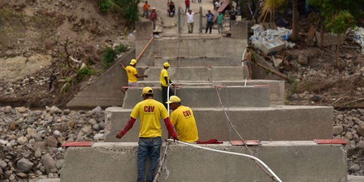 Presidente supervisa inicio de trabajos de puente vehicular en Jocotán, Chiquimula