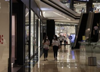 Modifican horario de funcionamiento de centros comerciales y tiendas