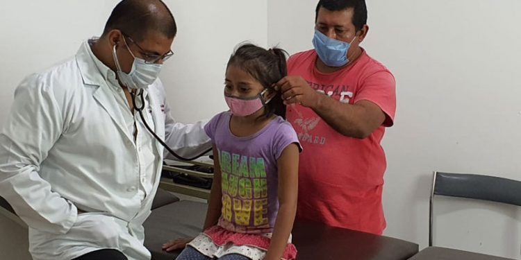 Seguro médico escolar cubre a más de 1,2 millones de estudiantes en 2020