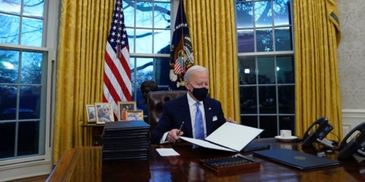 Estados Unidos se queda en la OMS y regresa al Acuerdo de París sobre el cambio climático