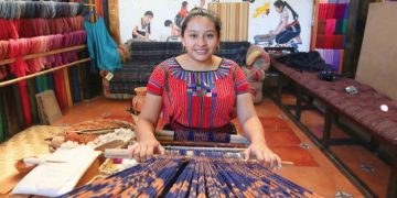 Capacitan a más de 3 mil jóvenes sobre derechos de los pueblos indígenas