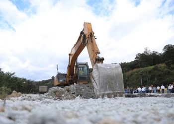 Trabajos de construcción de paso a desnivel en Palencia