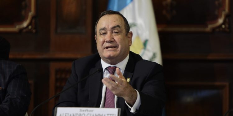 Presidente agradece la aprobación de la ley para comprar vacunas contra el coronavirus