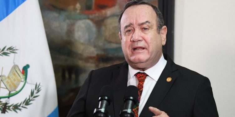 Presidente informa las medidas para la readecuación presupuestaria 2021