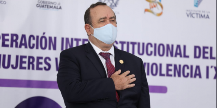 Presidente participa en firma de convenio de atención a mujeres víctimas de violencia