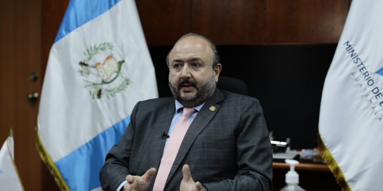 Ministro de Economía: “Fuimos el mejor país en América Latina con mejor posición económica”