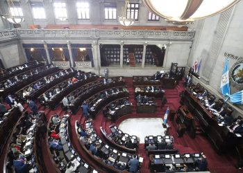 Congreso aprueba de urgencia nacional iniciativa para la compra de vacunas contra el coronavirus