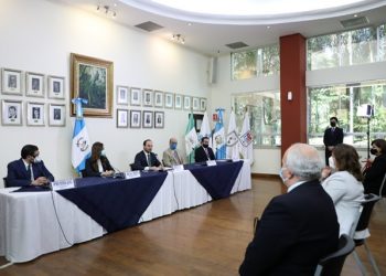 Canciller Pedro Brolo suscribe convenio para la profesionalización de los servidores públicos