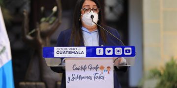 Claudia Ruíz, ministra de Educación brindó una conferencia de prensa./Foto: SCSP