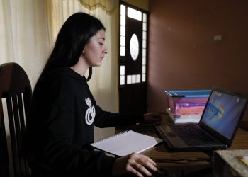 “La educación virtual es nuestro recurso para tener un mejor futuro”, dice estudiante de Jalapa