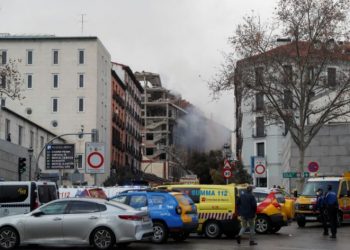 edificio con humo en Madrid