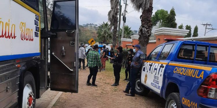 Remiten a Migración a ciudadanos hondureños por ingreso irregular al país