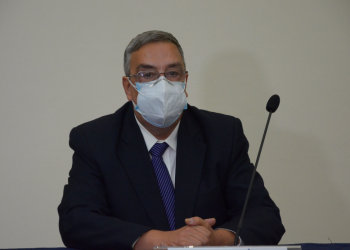 Francisco Coma, viceministro de Hospitales, informa de la situación actual de los nosocomios para atención a pacientes COVID-19./Foto: Archivo.
