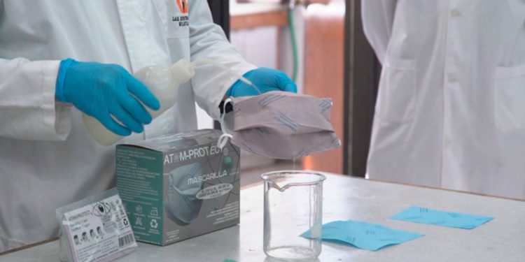 mascarillas y guantes